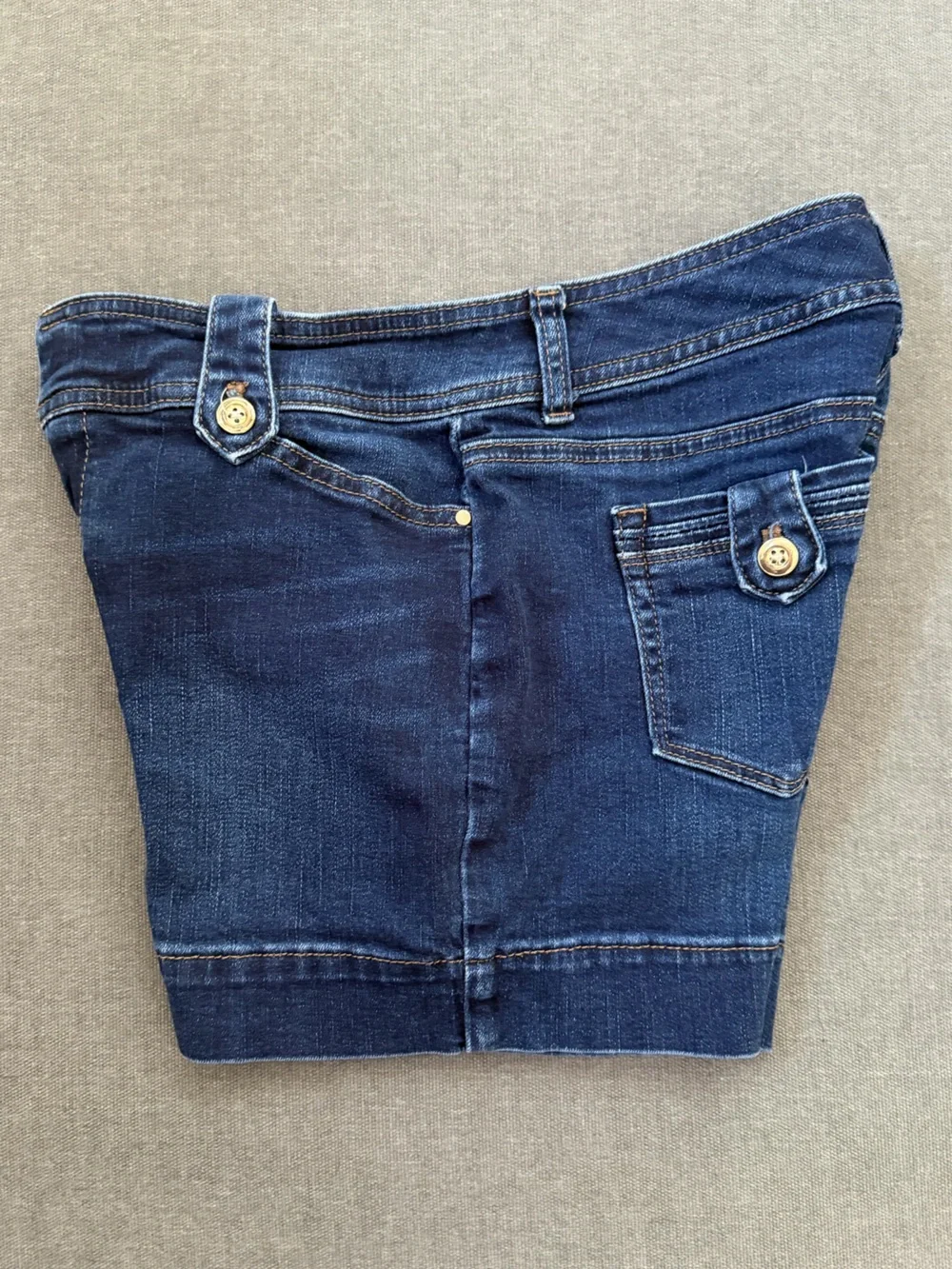 White House Black Market Denim Women's Shorts - Picture 5 of 5